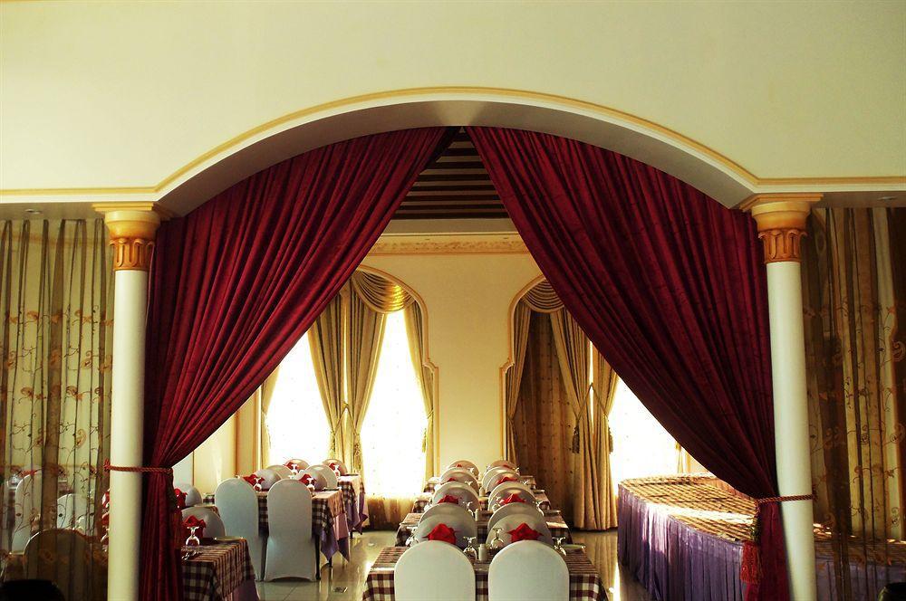 Al Maha Int Hotel Oman Mascate Restaurant photo